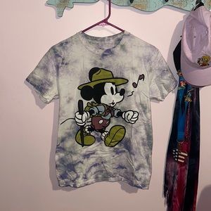 Hiker whistling Mikey Mouse t-shirt